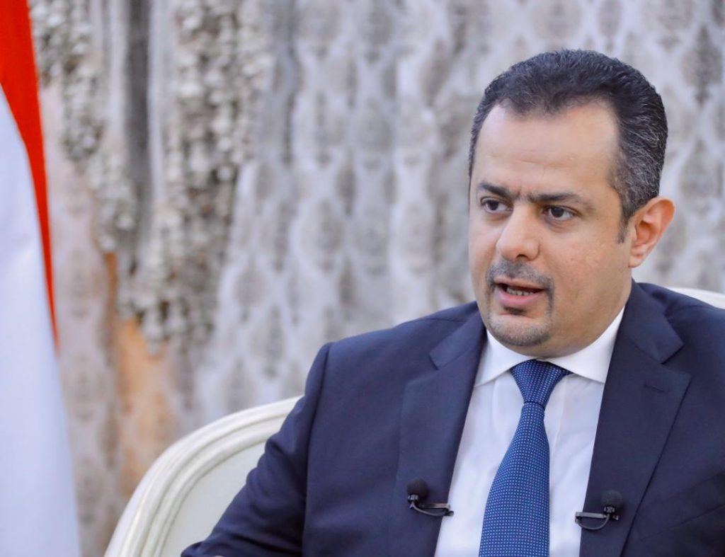 شاهد صورة نادرة لرئيس وزراء حكومة الشرعية تكشف عن عمله قبل توليه منصب رئيس الحكومة