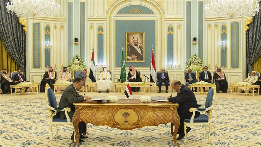 “الشرعية” تفرض شروطها على “الانتقالي” في الرياض