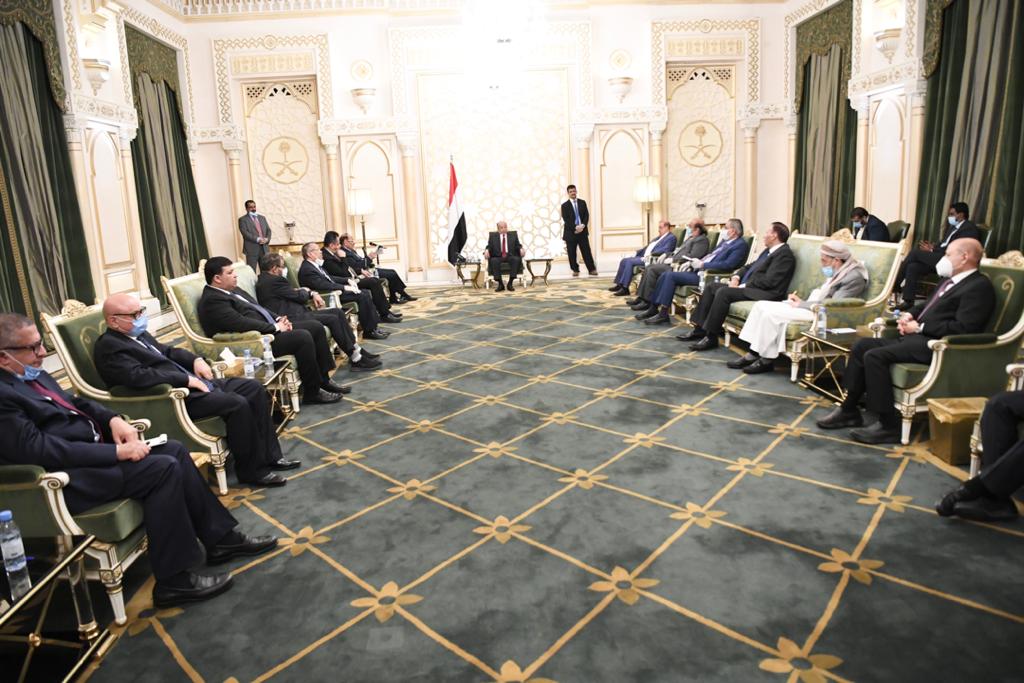هادي يضع شروطاً للإنتقالي لإتمام المفاوضات .. والأخير يرفض
