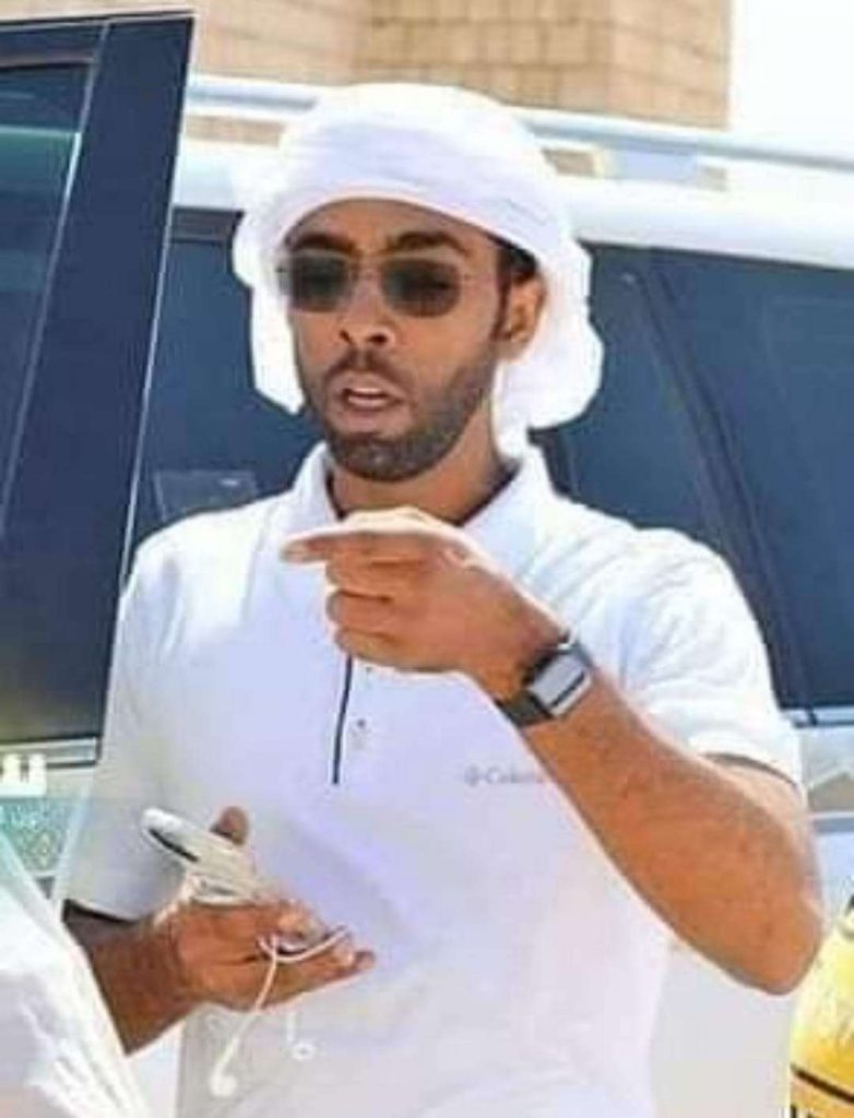 سقطرى : مندوب الإمارات في قبضة المواطنين