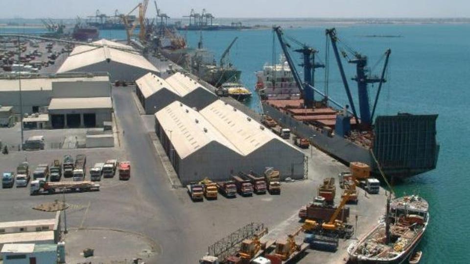 الإنتقالي يؤكد وجود المواد المتفجرة في ميناء عدن .. وهكذا علقت إدارة الميناء “وثيقة “