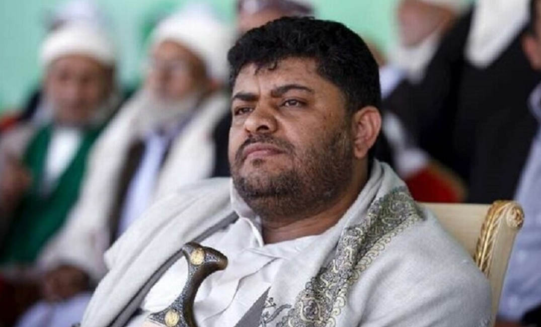 الحوثي يدعو التحالف إلى وقف راتبه ومنعه من السفر عبر مطار صنعاء