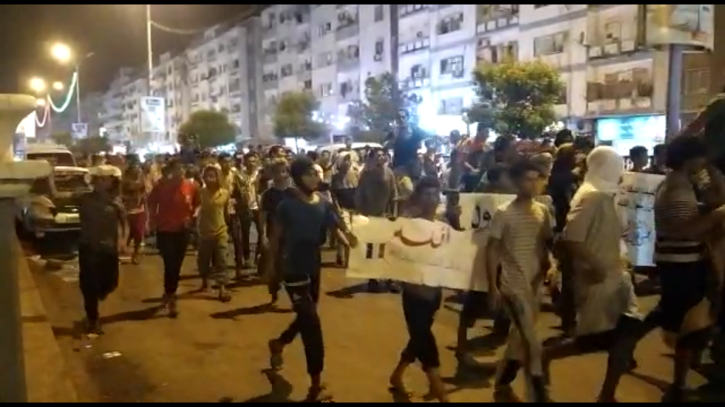 عدن … مظاهرات شعبية تنديداً بالرسوم الفرنسية المسيئة للنبي محمد «صلى الله عليه وسلم»