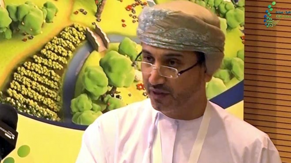 مسؤول عماني يكشف عن موقف بلاده من الحرب في اليمن