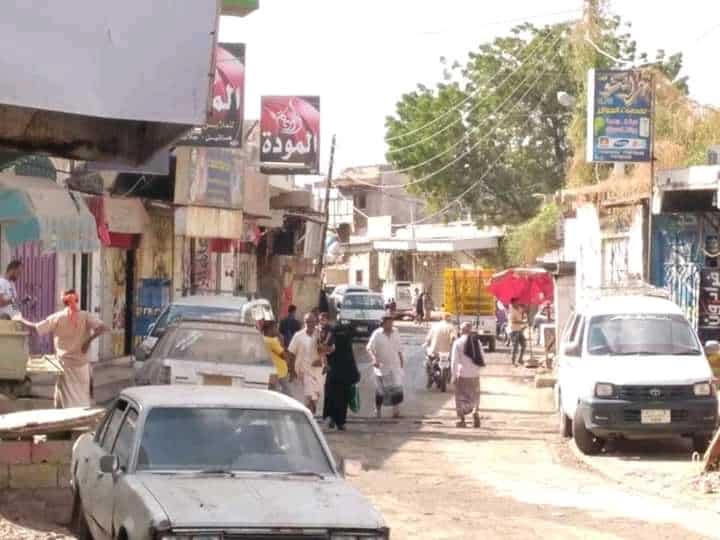 لحج: غضب عارم واقفال المحلات التجارية احتجاجا على تدهور العملة