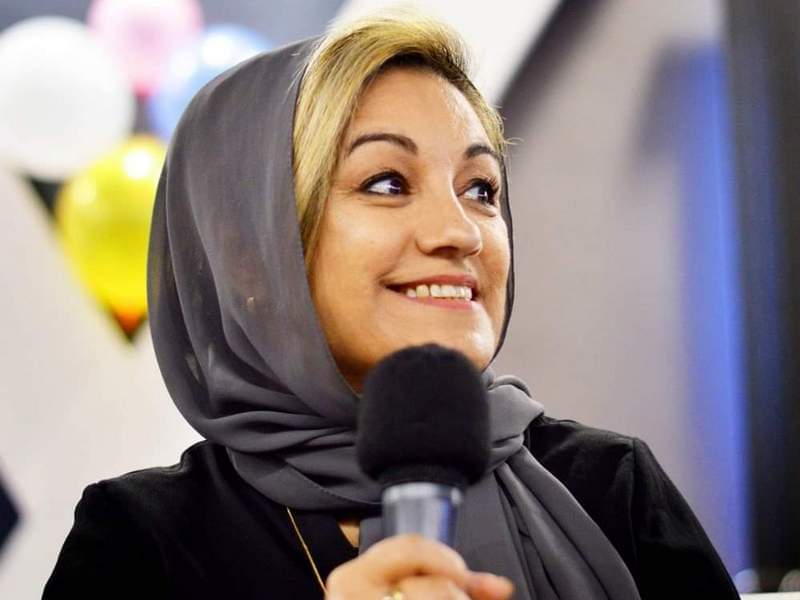 إعلامية وزوجة قيادي بارز في المجلس الإنتقالي تشكو التمييز العنصري