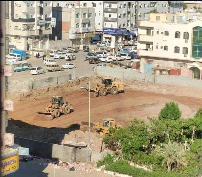 على قطعة أرض..  مواجهات مسلحة بين قوتين أمنيتين ترعب المواطنين بعدن (صورة)