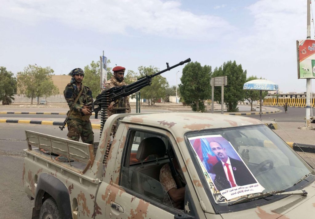 نجاة قيادي في الانتقالي من رصاص احد جنود قواتهم بعدن