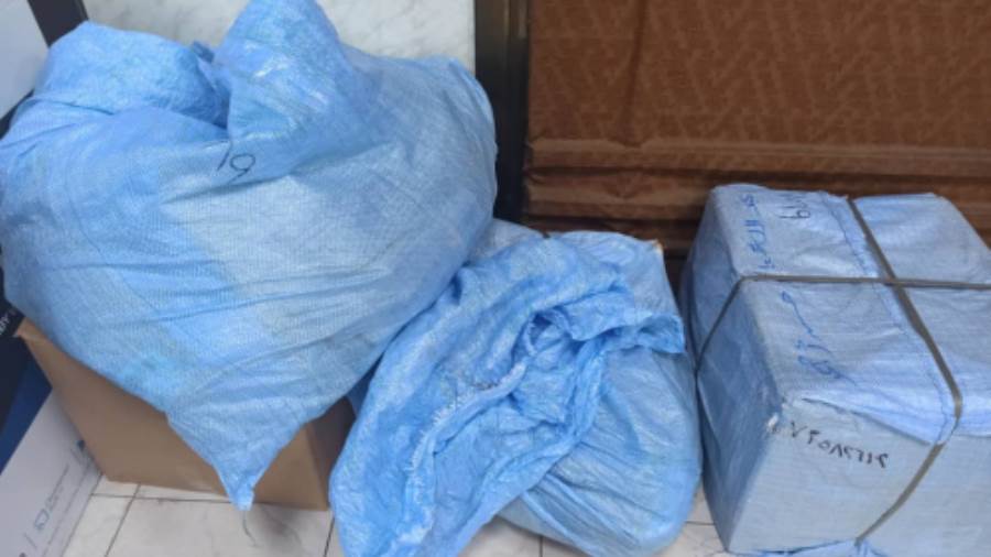 هذه هي المستلزمات العسكرية الممنوعة والتي تم ضبطها اليوم في جمارك المنطقة الحرة بعدن