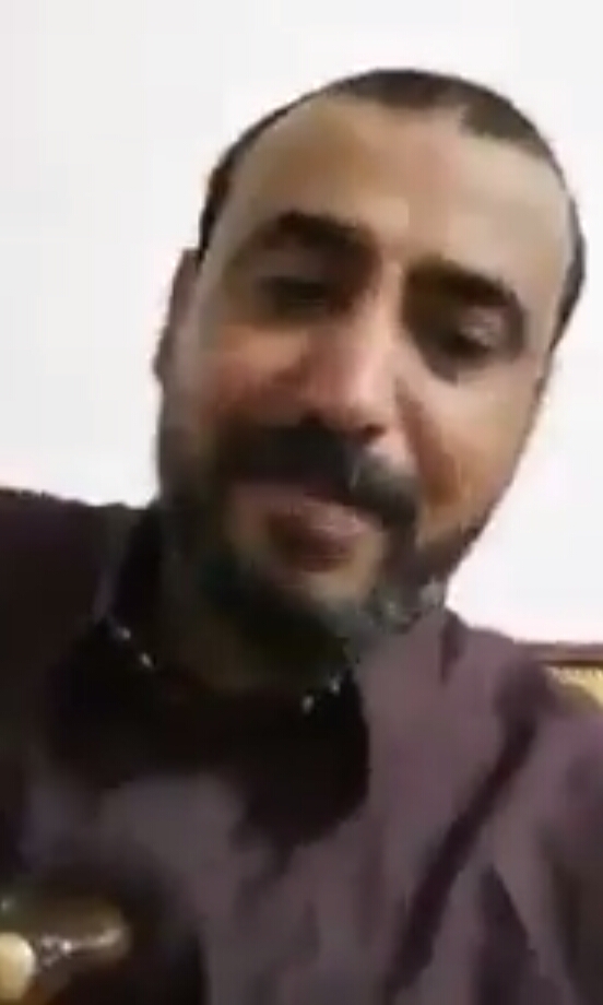 شاهد بالفيديو .. مواطن يمني يلفظ انفاسة الأخيرة وهو يوجه رسالة لأطراف الصراع في اليمن في بث مباشر