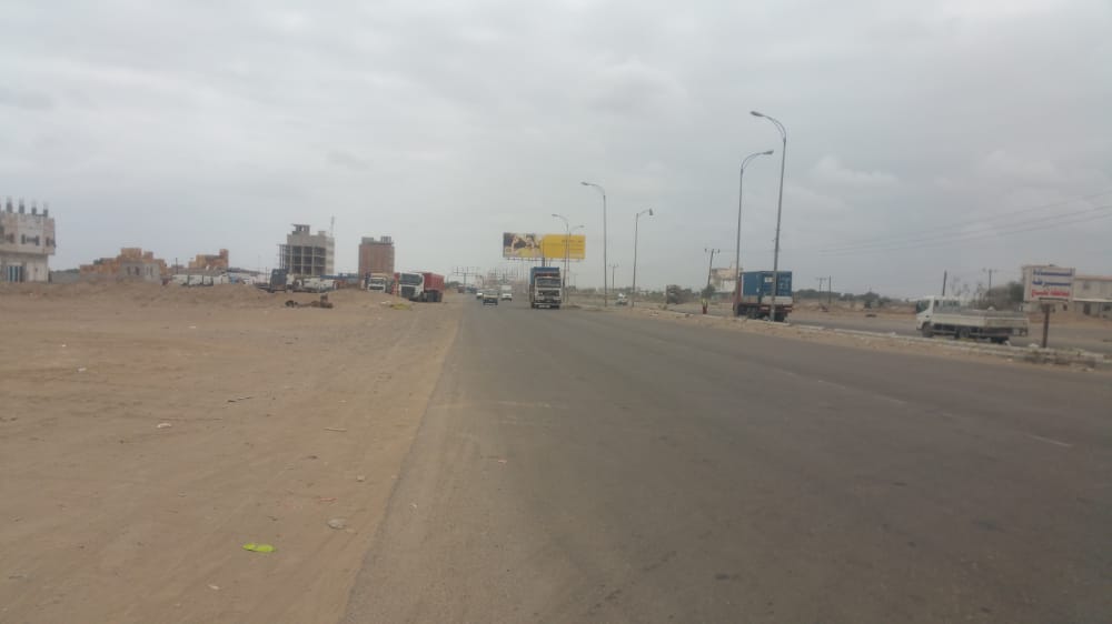 انفجار يهز منطقة اللحوم بلحج ومصدر يكشف حقيقته