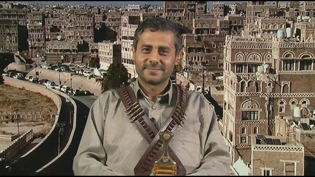 عصفورين بحجر واحد .. تعليق صادم من قيادي حوثي يفاجئ حزب الإصلاح وينسف المجلس الإنتقالي ومشروعه في لحظة واحدة