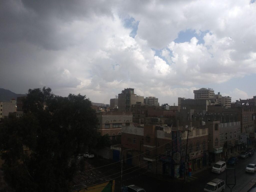 هذا ما يحدث الأن في العاصمة صنعاء