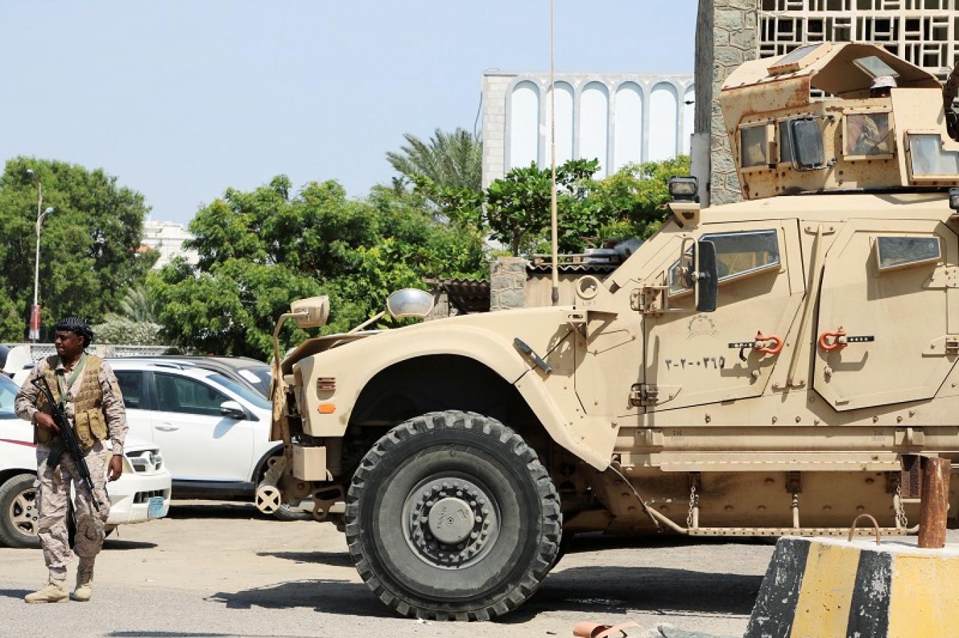 عدن: تعرض مدير شرطة لمحاولة اغتيال