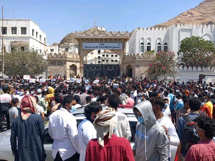 حضرموت .. استمرار الوقفات الاحتجاجية لطلاب جامعة حضرموت