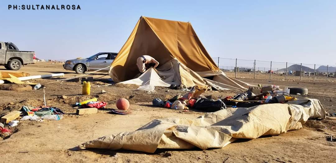 مشاهد مؤلمة للنازحين في مأرب إثر المعارك العنيفة ” صور “