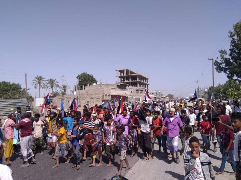 تهديد من قبائل الصبيحة والقطبية برفع السلاح دفاعا عن محافظ لحج والتصدي لـ”الانتقالي”