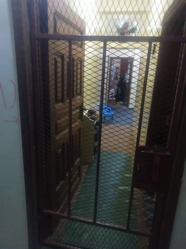لهذا السبب … مؤجر يسجن أسرة المستأجر داخل شقة في صنعاء