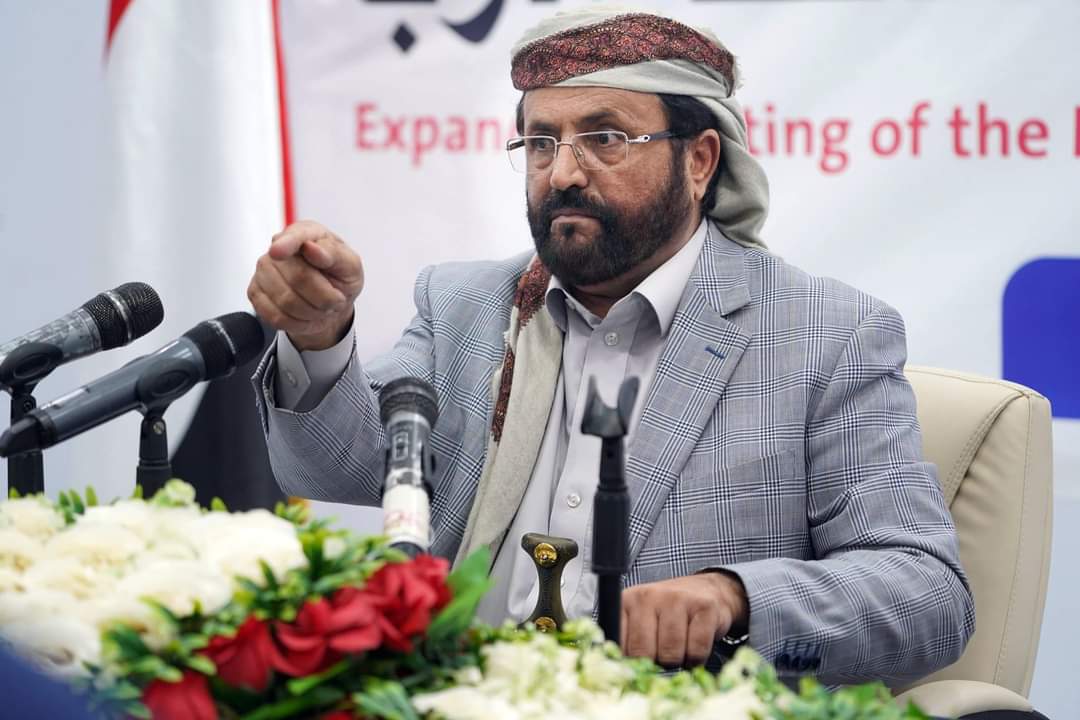 إعلام الشرعية يقدم معلومات للحوثيين على طبق من ذهب لاستهداف معسكر صحن الجن بحضور اكبر رؤوس الجيش وضباط سعوديين
