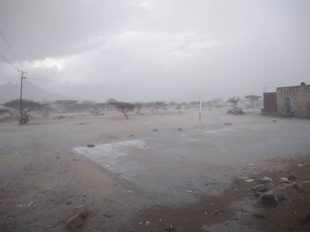 لحج: هطول أمطار على حبيل جبر (صور)