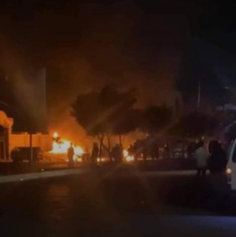الحرائق تنال من العاصمة صنعاء .. هذا ماحدث عقب احتراق “برافو سنتر “