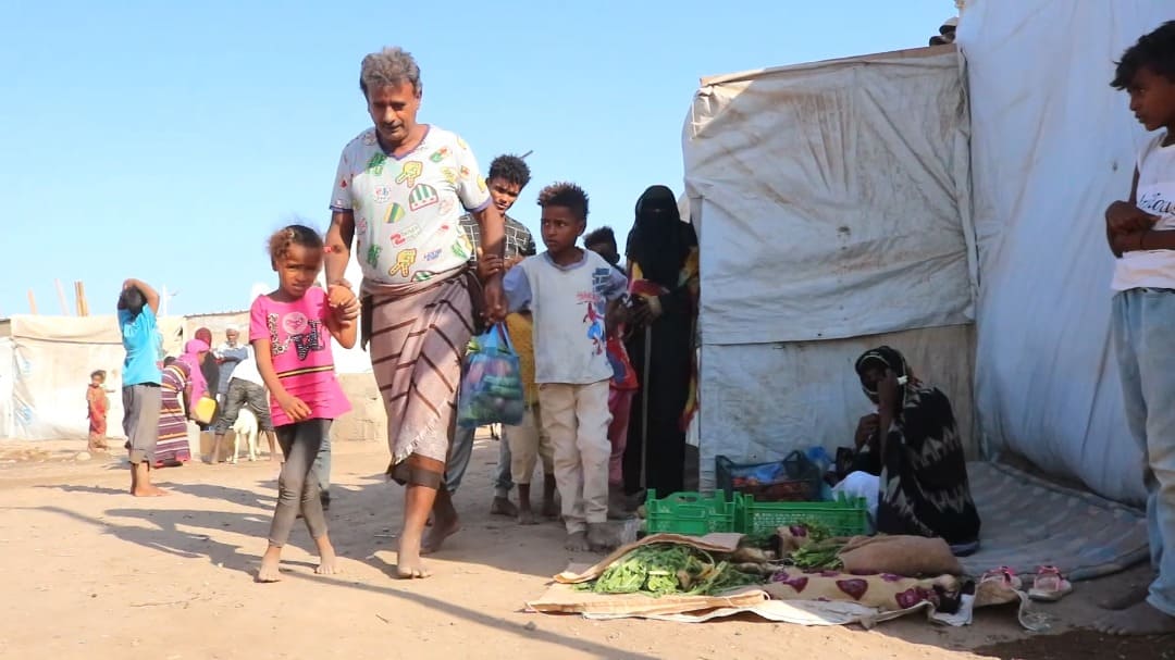 مآسي إنسانية في لحج.. خيم النازحين تستر الكثير من القصص المؤلمة