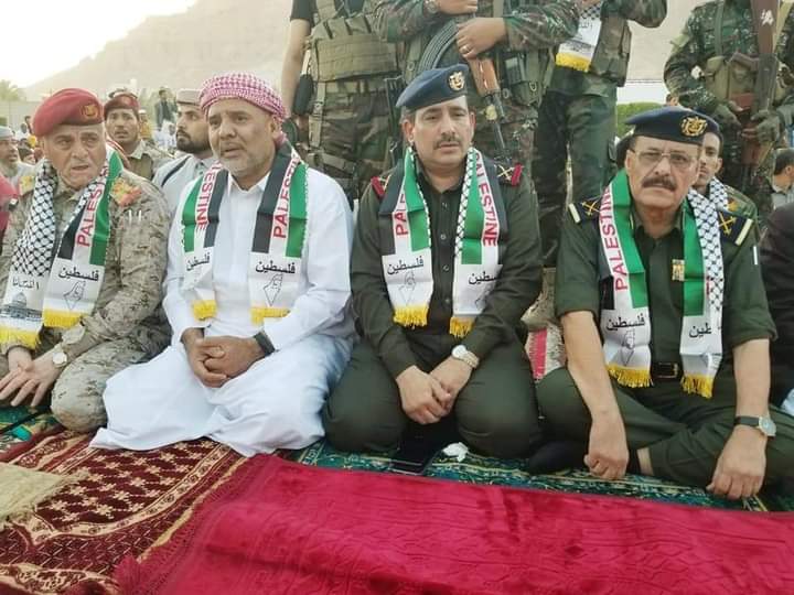 أول وزير في “الشرعية” يتحدى محافظ حضرموت البحسني
