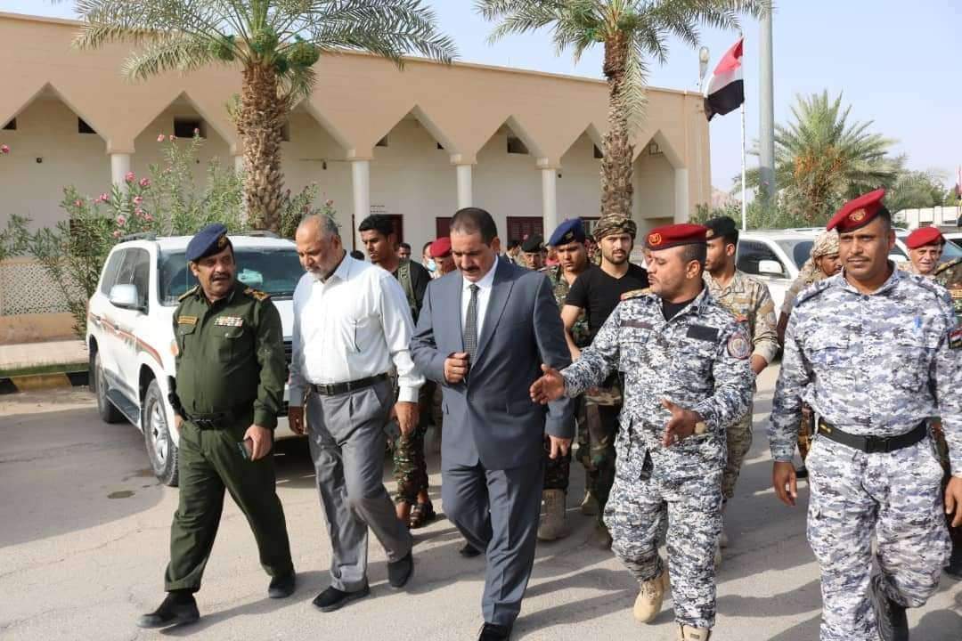 في الوقت الذي اعلن فيه عن عودة الحكومة .. وزير في الشرعية يغادر اليمن نحو هذه الوجهة