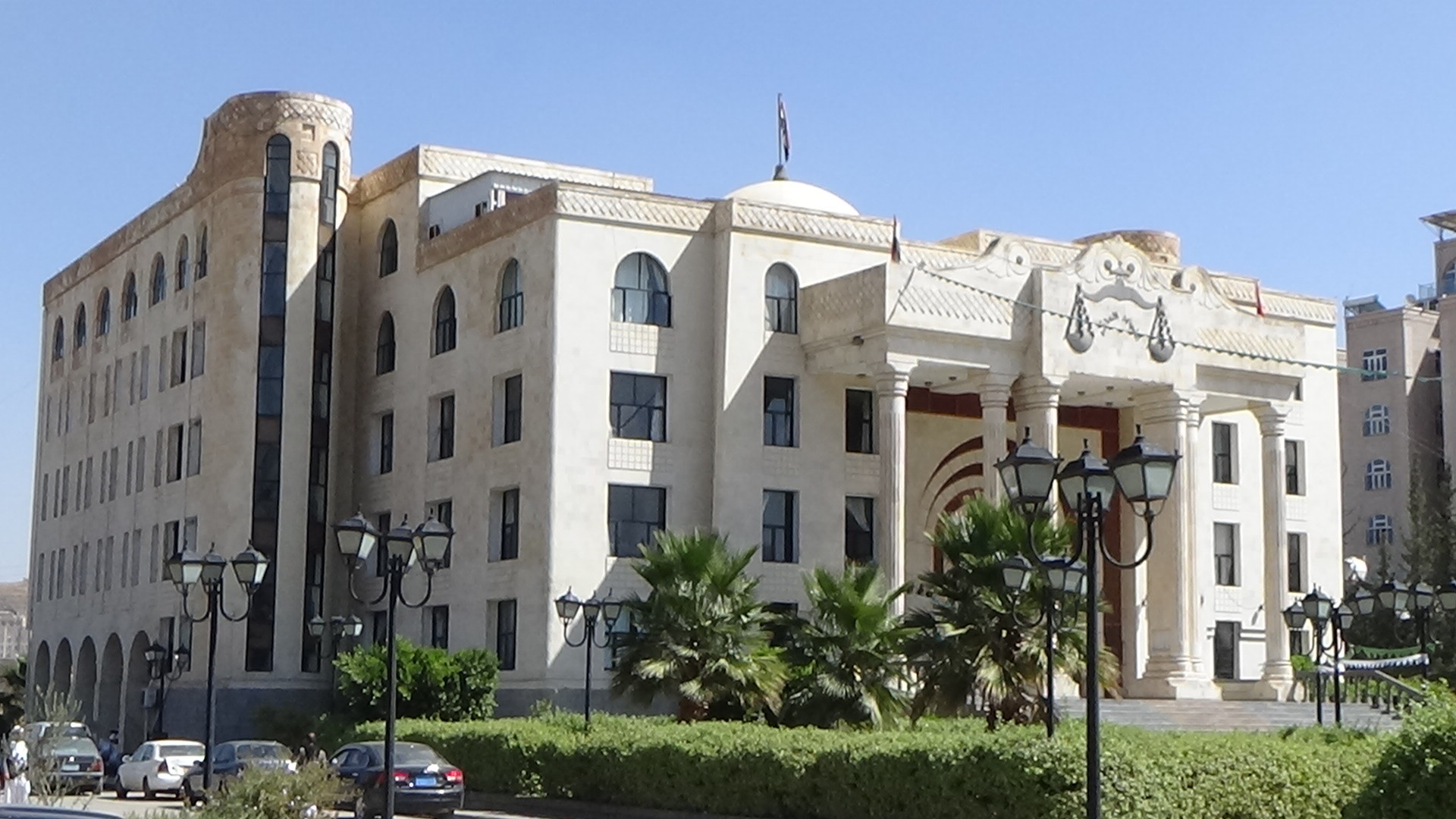 عاجل : نيابة الاموال العامة بالعاصمة صنعاء تصدر قرارا باستثمارات بلقيس الحداد ” قصر السلطانة ”  وهذا هو مصير أموال المساهمين ” تفاصيل “