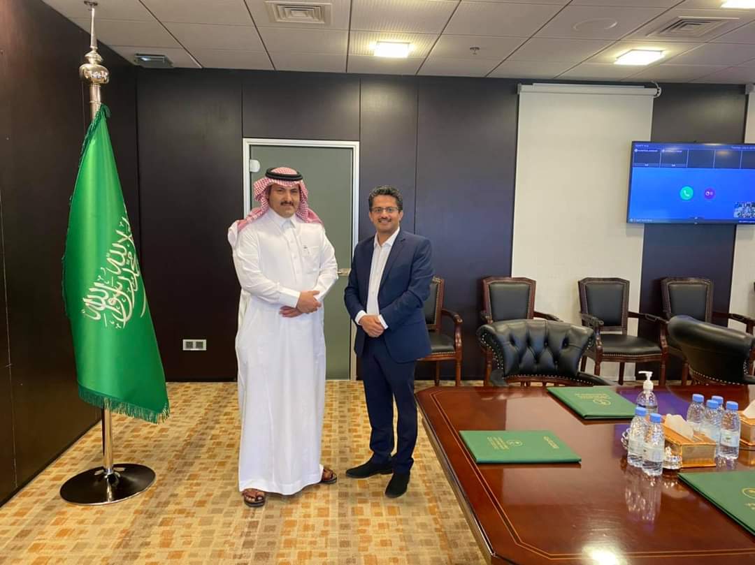 لماذا قررت السعودية استضافة أول سياسي يمني ملحد على أراضيها؟!