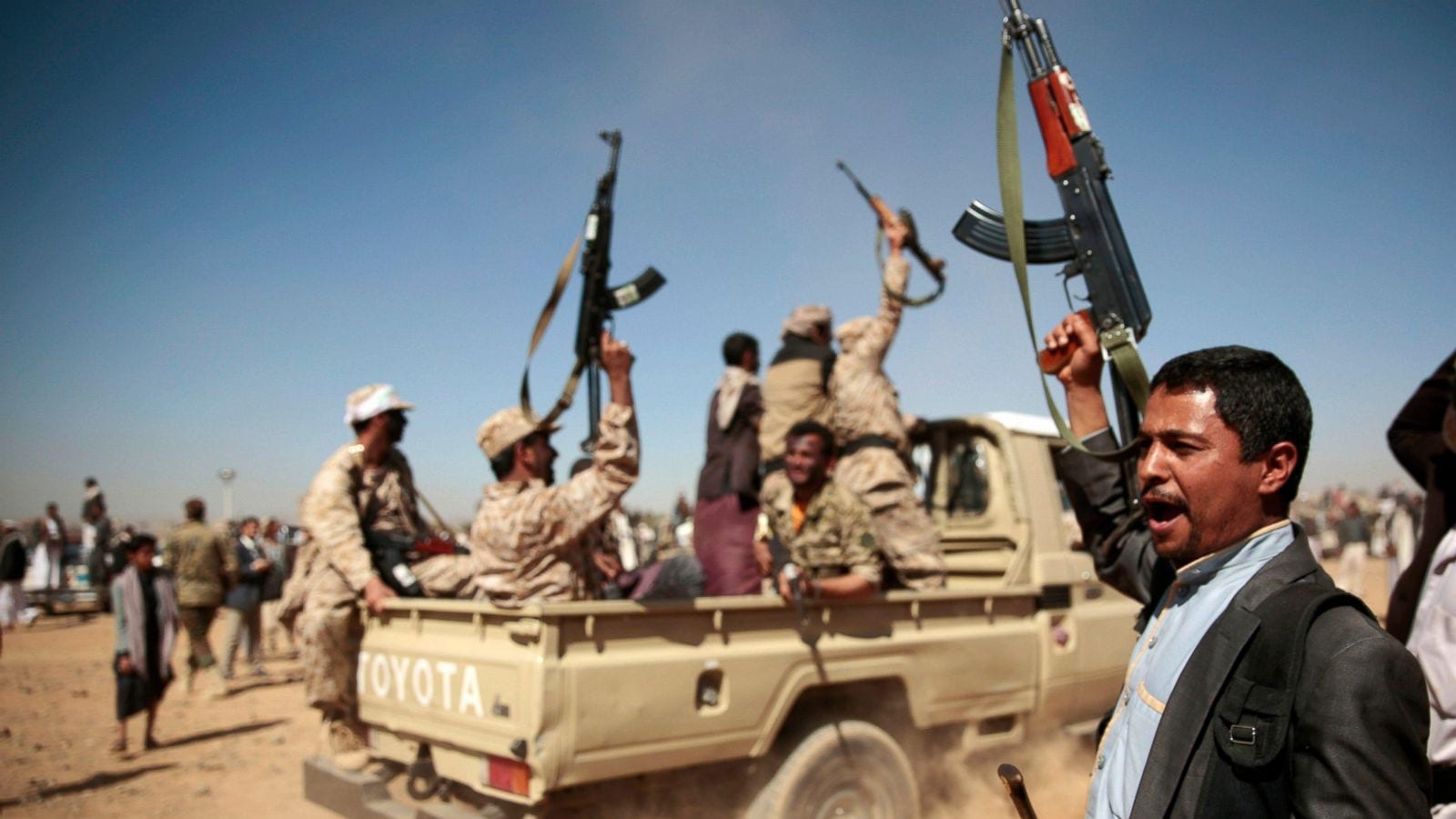 قوات الحوثي تتوغل في 3 محافظات جنوبية وتستولي على منزل قائد ألوية الإسناد والدعم بيافع