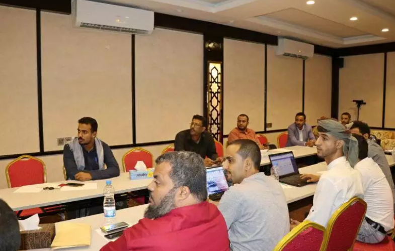 الكشف عن شبكة تحويلات موحدة وحلول اقتصادية لاستقرار العملة