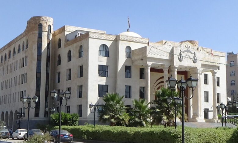 أحد البنوك يكشف حجم الوديعة ومصادر تروي تفاصيل الجلسة الأخيرة .. آخر مستجدات قضية بلقيس الحداد صاحبة “قصر السلطانة ” في العاصمة صنعاء “وثيقة “