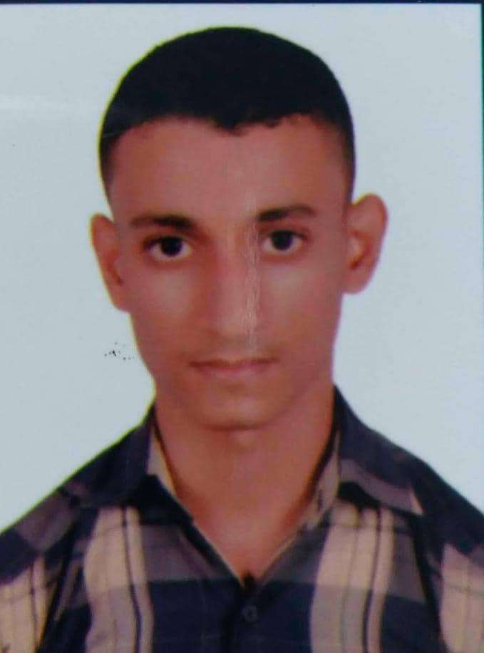 طالب في مؤسسة الطلاب المتفوقين يحصد المركز الأول في كلية الصيدلة بجامعة عدن