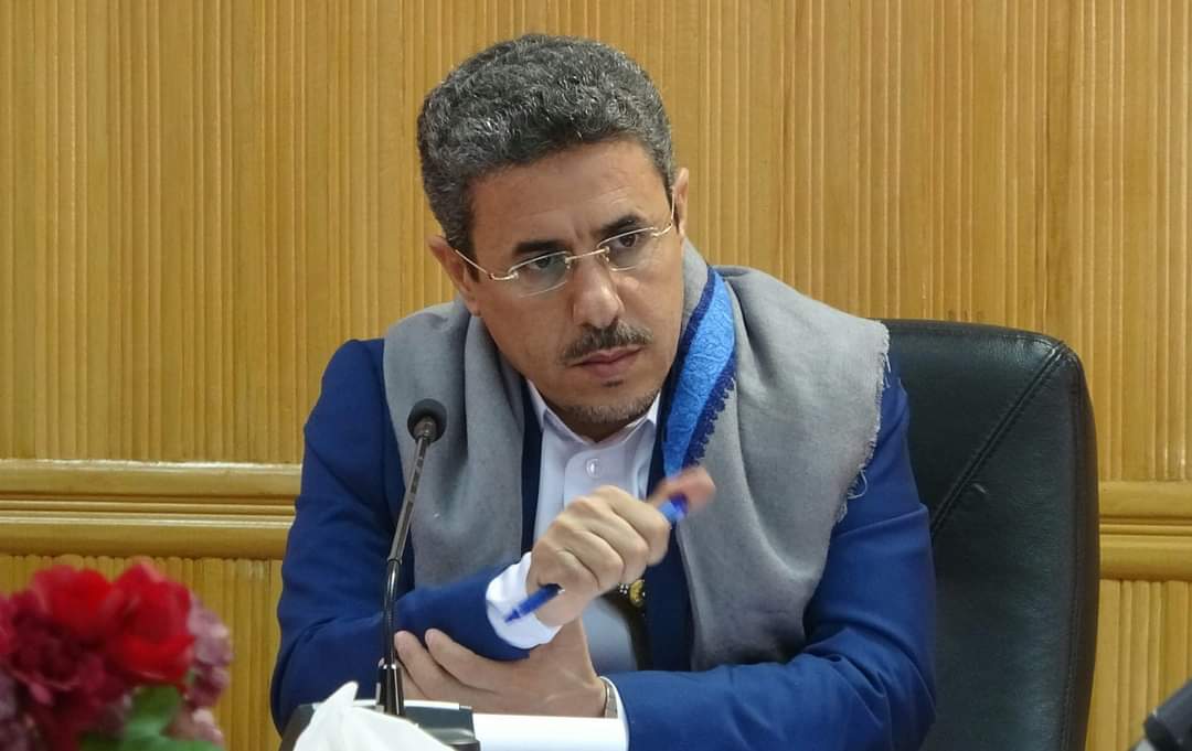 صنعاء تبعث بتطمينات للمعلمين .. ”  الراتب سيصرف قريبا “