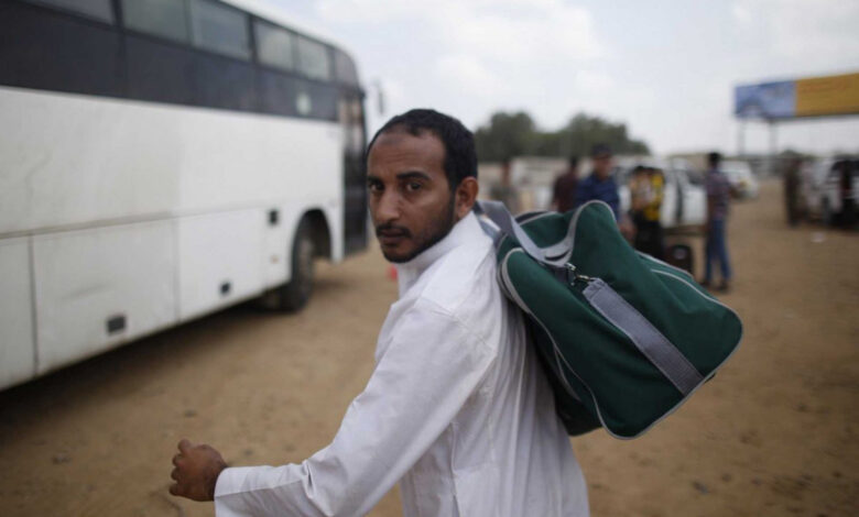 “اتفضل من غير مطرود” .. أكاديمي يمني حاول الدخول على حساب تجديد عقده في السعودية “الكترونياً ” ليفاجأ بالرد “ًصورة “