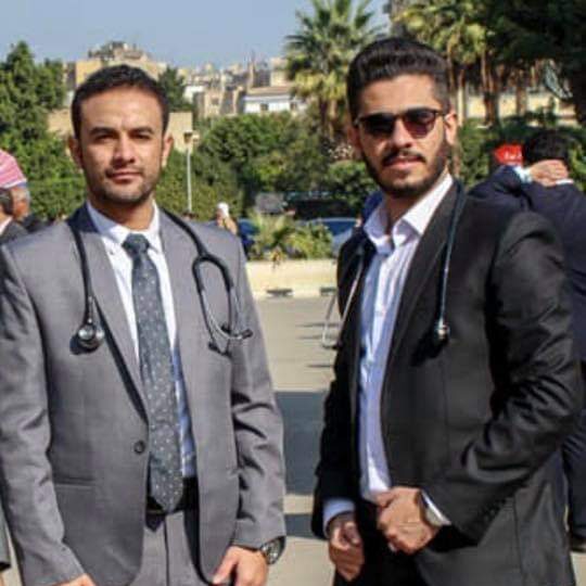 العثور على يمني “جثة هامدة” في شقته في مصر وناشطون يروون تفاصيل الفاجعة