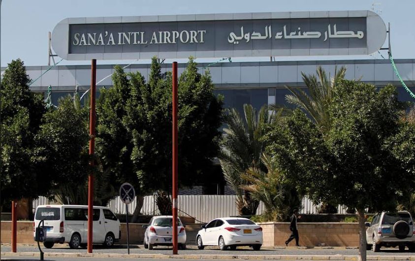 قيادي حوثي بارز يكشف عن حقيقة تقديم السعودية عرض جديد بشان فتح مطار صنعاء الدولي