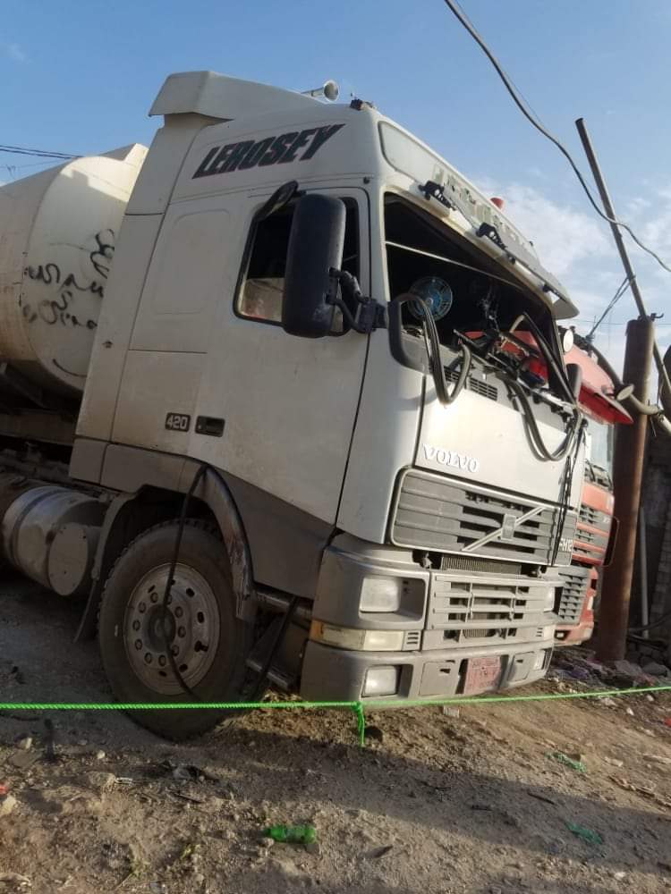 سقوط ضحايا بانفجار قنبلة داخل إحدى الشاحنات في العاصمة صنعاء ” صور “