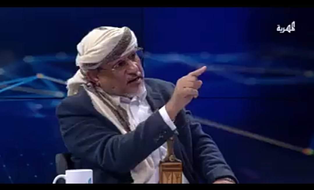 الحسن أبكر يفتح النار على الجنرال الأحمر : ” صاحب نفس جشعة “
