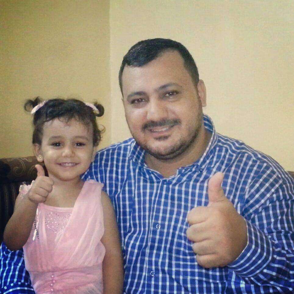 بعد 12 سنة أفناها من عمره  .. موظف : هذا مافعله معي مصرف الكريمي