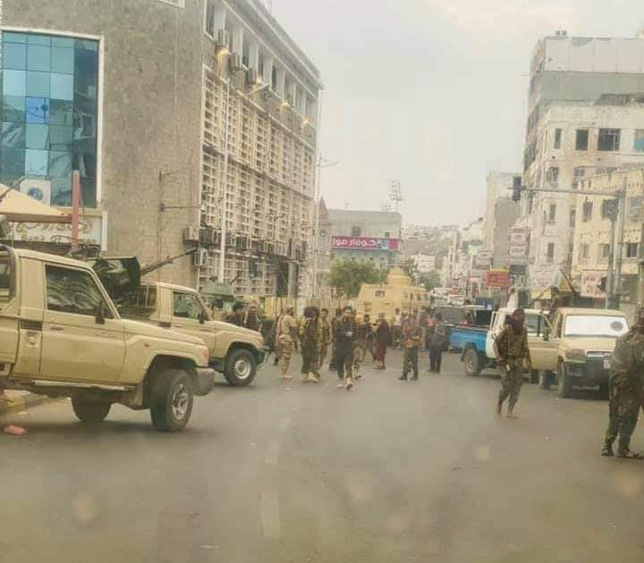 عاجل: خروج الاشتباكات في كريتر عن نطاق السيطرة واقترابها من مقر إقامة معين عبدالملك