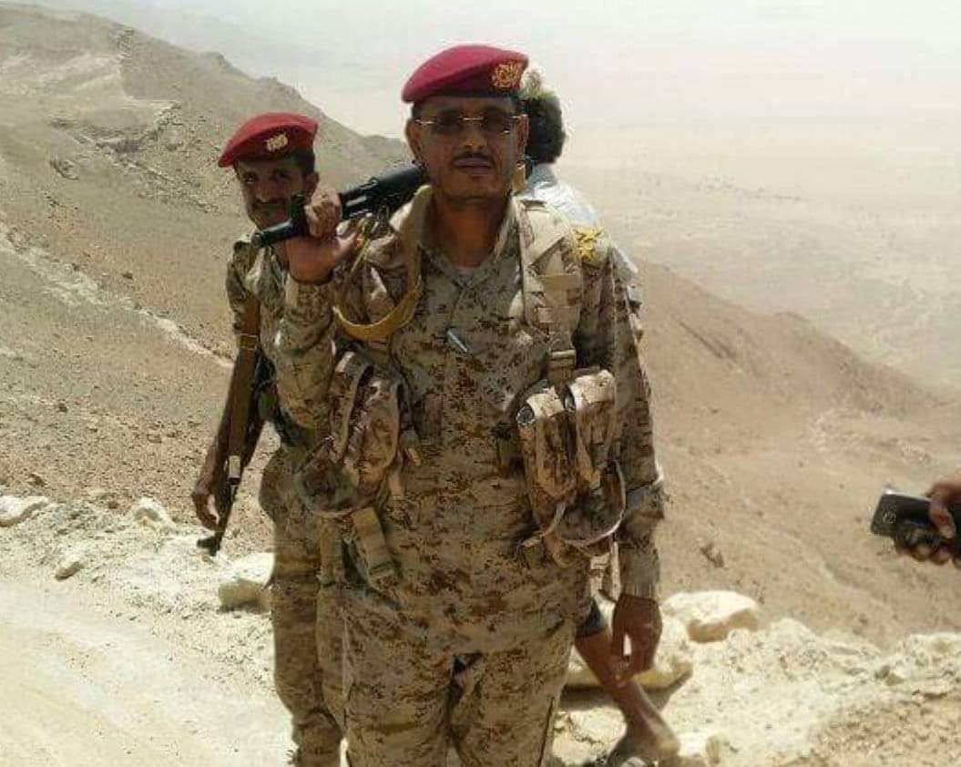 عاجل : إصابة خطيرة لقائد عسكري بارز وركن من اركان الشرعية في مأرب