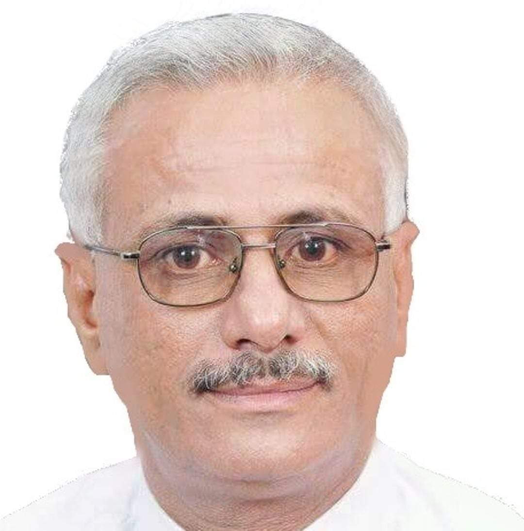 موكب أمني تابع للإنتقالي يصدم سيارة دكتور جامعي والمفاجأة في شخصية قائد الموكب
