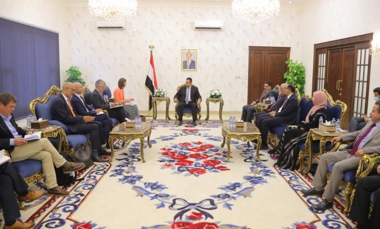 وعدوا بدعم الإقتصاد .. تفاصيل لقاء جمع بعثة الاتحاد الأوروبي بعبد الملك في عدن
