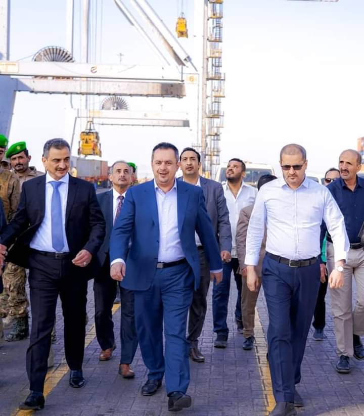 ماذا يفعل معين ولملس في ميناء الحاويات بكالتكس ومحطة كهرباء الرئيس