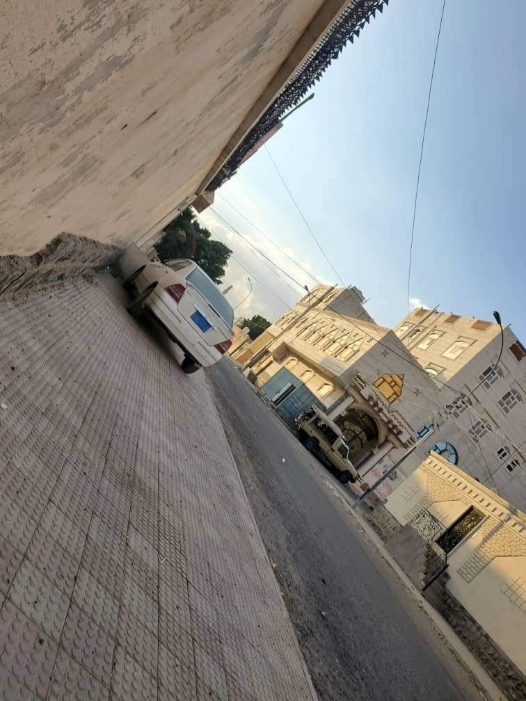قيادي يقتحم منزل سيدة في العاصمة صنعاء ويطرد ساكنيه بالقوة ” وثيقة “