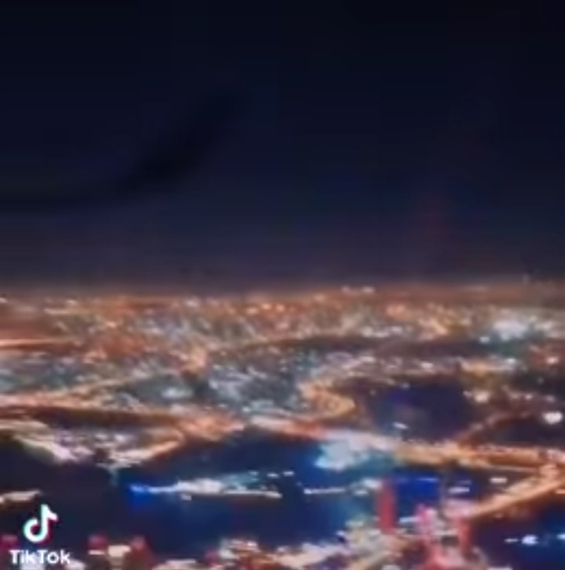 هذا ما قاله لأعب منتخبنا الوطني للناشئين عن اليمن اثناء مشاهدته لقطر من على متن الطائرة ” فيديو “