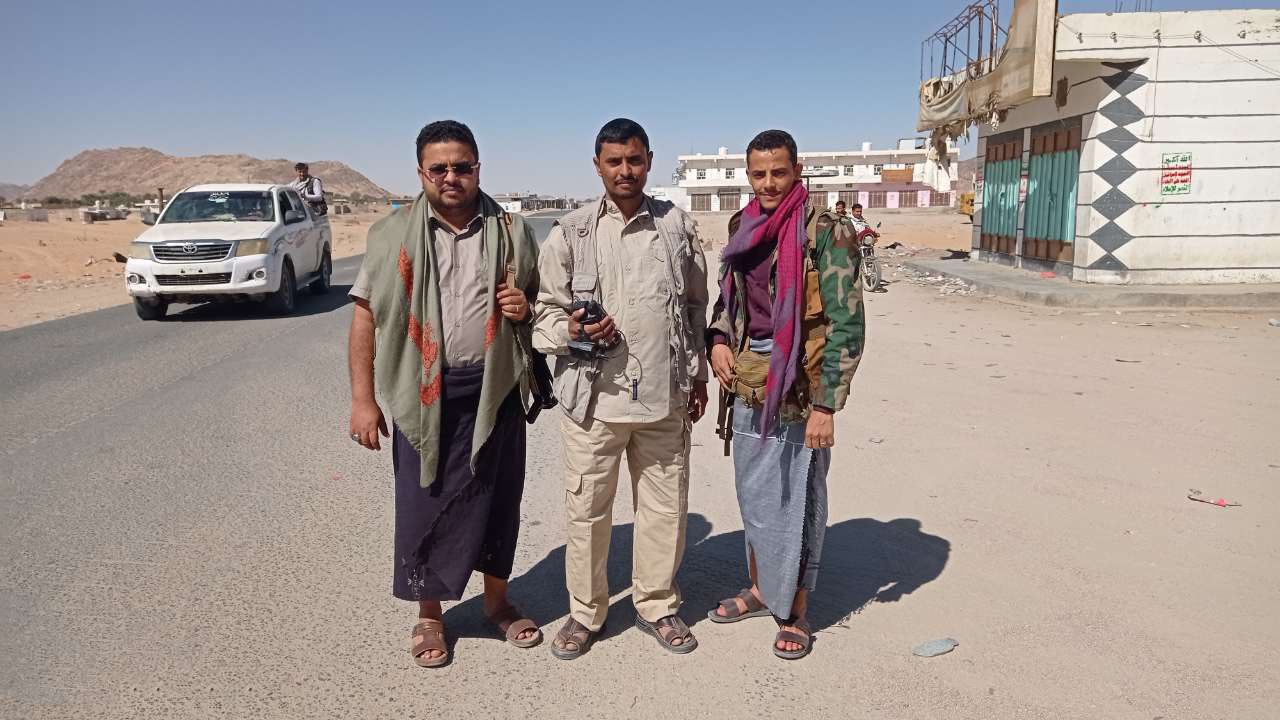 قيادي حوثي يظهر في منطقة حدودية مع السعودية “صورة “