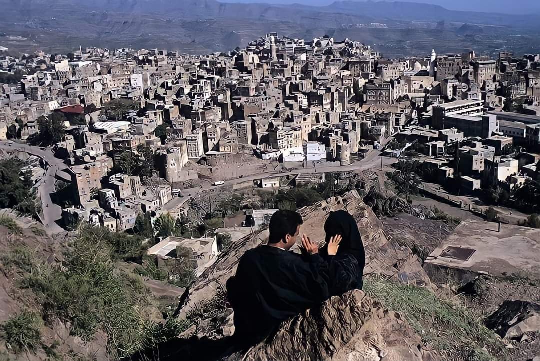 السفارة الصينية تحث اليمنيين “العشاق ” على الزواج “صورة “